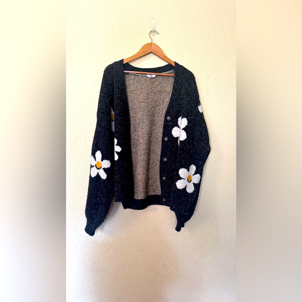 Ascot and Hart Oversized Daisy Cardigan Large